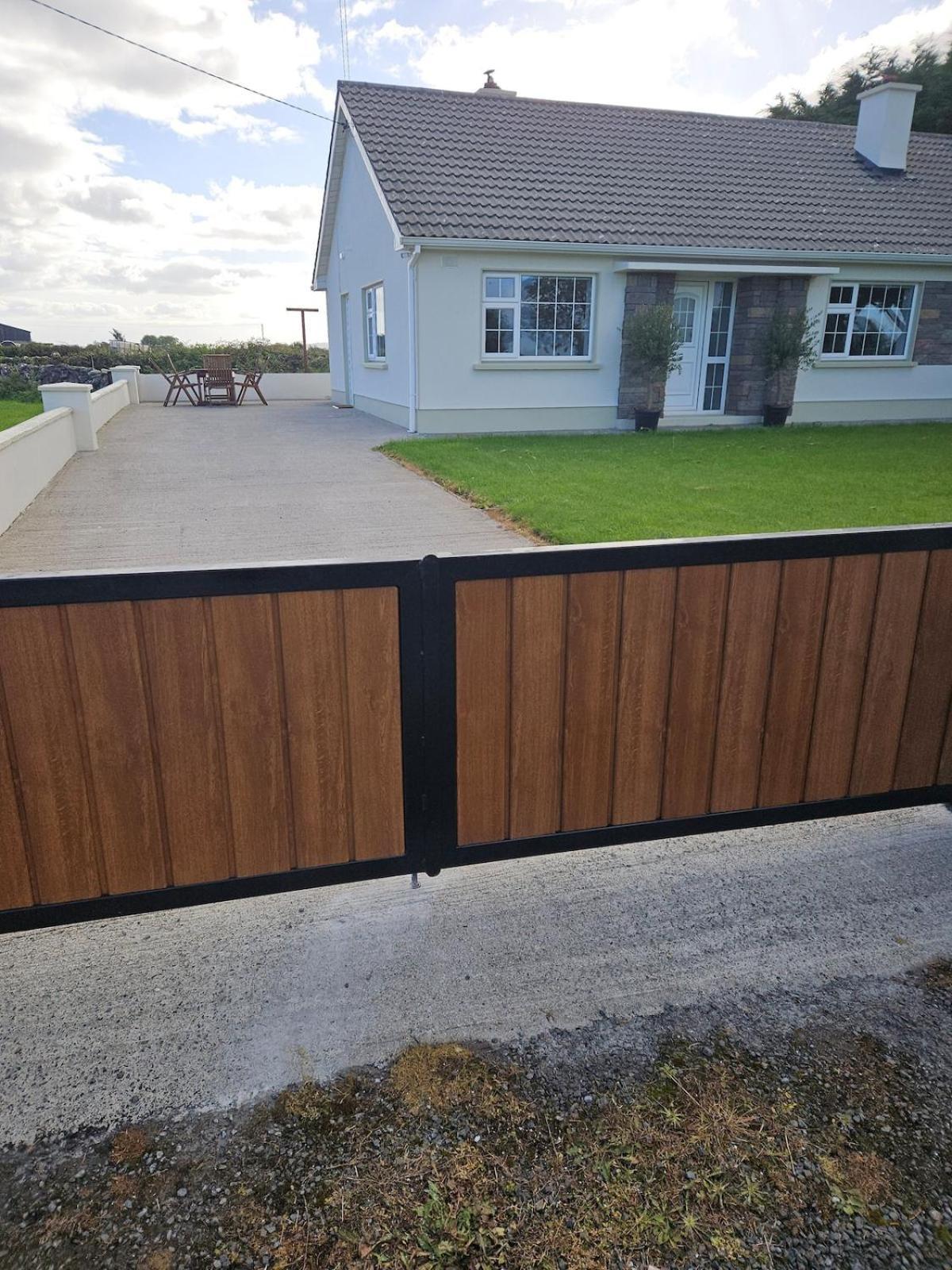 Three Bedroom Cosy Quiet Luxury In The Burren Wild Atlantic Way Casa vacanze Galway