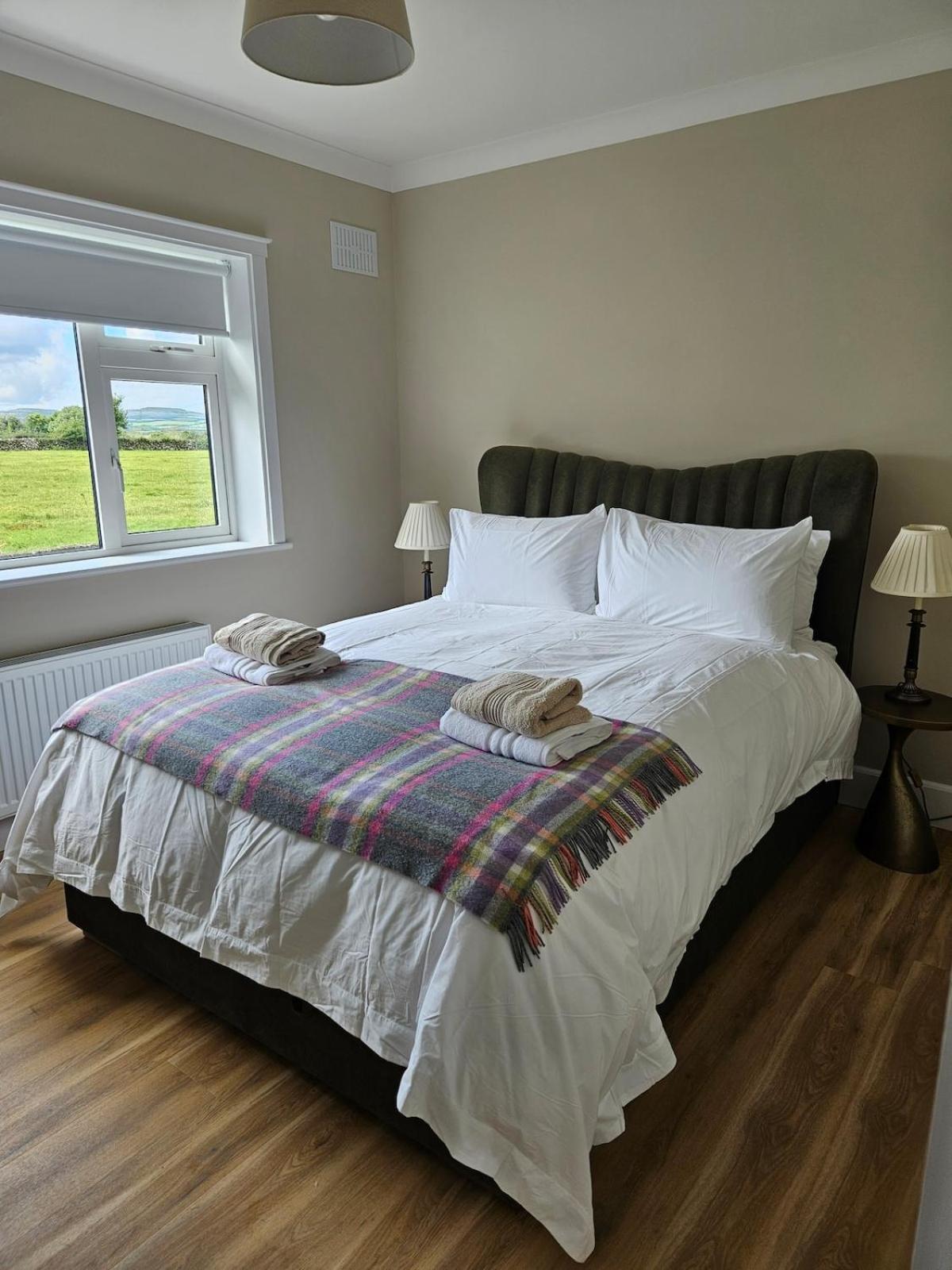 Three Bedroom Cosy Quiet Luxury In The Burren Wild Atlantic Way Casa vacanze *