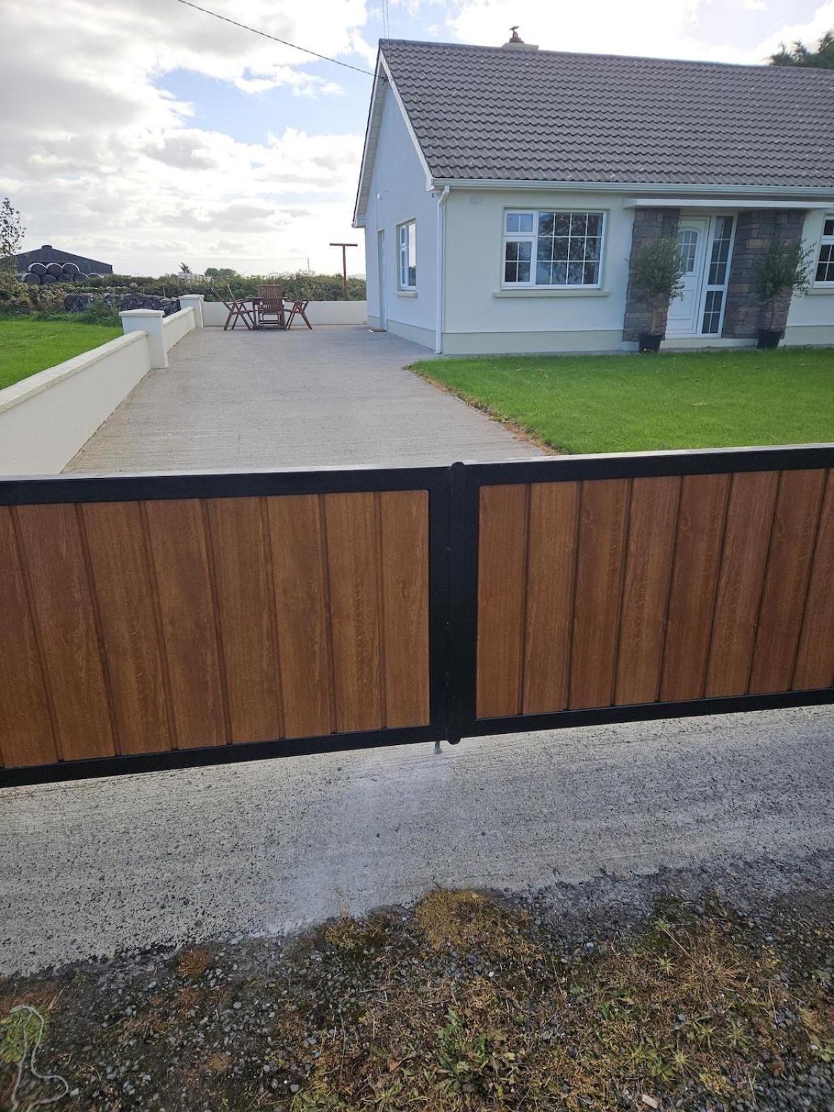 Three Bedroom Cosy Quiet Luxury In The Burren Wild Atlantic Way Casa vacanze *